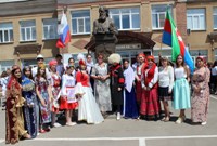 В Энгельсском медколледже состоялся праздник «Россия для всех!»