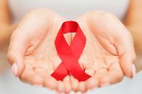 Красная ленточка - символ борьбы со СПИДом