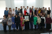 В Саратовском базовом медицинском колледже открылась выставка картин Елены Лялиной