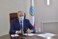 Губернатор Валерий Радаев провел встречу с главным врачом Саратовской областной станции переливания крови Евгением Аверьяновым