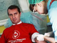 Глава регионального минздрава сдал кровь вместе с участниками донорской акции «Связанные одной кровью»