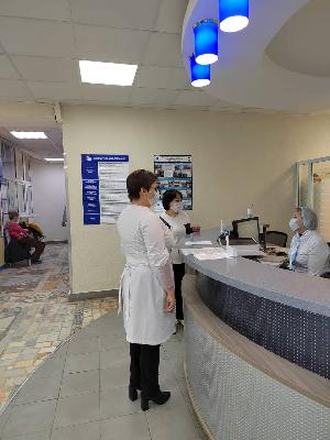 Заместитель министра здравоохранения Саратовской области Асят Выкова провела административный обход